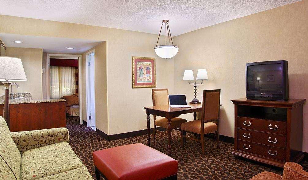 Embassy Suites By Hilton Atlanta Airport College Park Kamer foto