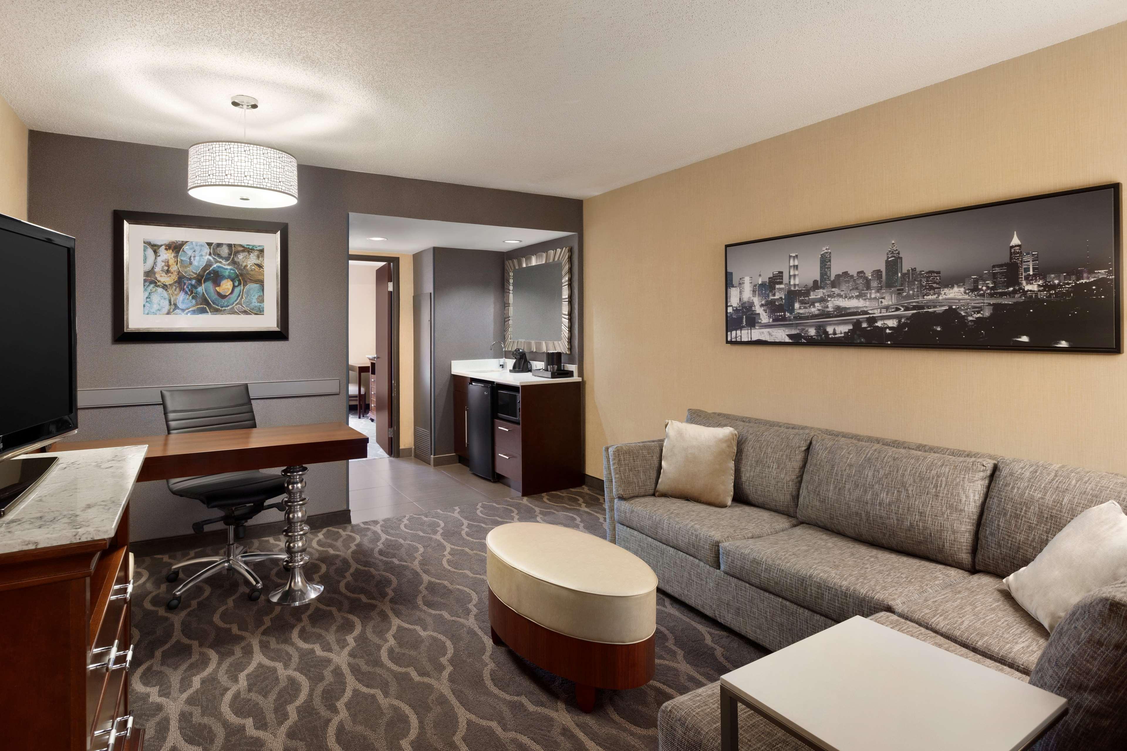 Embassy Suites By Hilton Atlanta Airport College Park Buitenkant foto