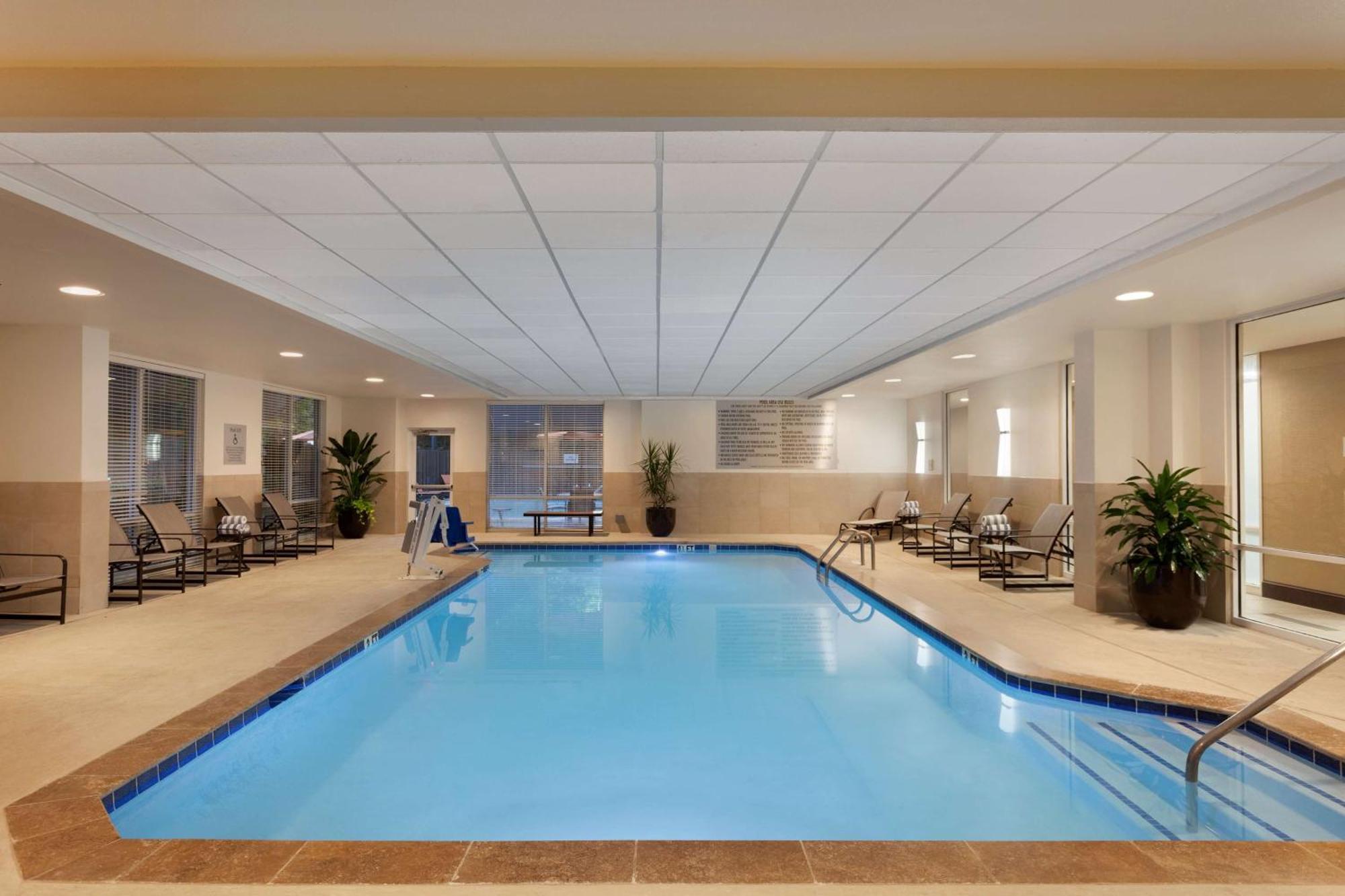 Embassy Suites By Hilton Atlanta Airport College Park Buitenkant foto